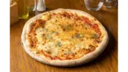 Pizza quattro formaggi